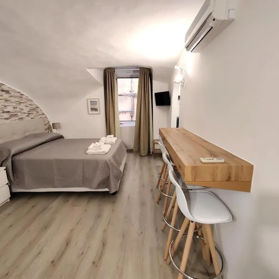 Apartment Il Salotto Di Napoli - Guest House